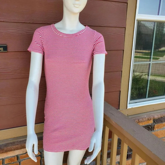 J Roberts Magenta Pink and White Striped Bodycon Mini Dress Size Medium NWOT - Picture 4 of 13